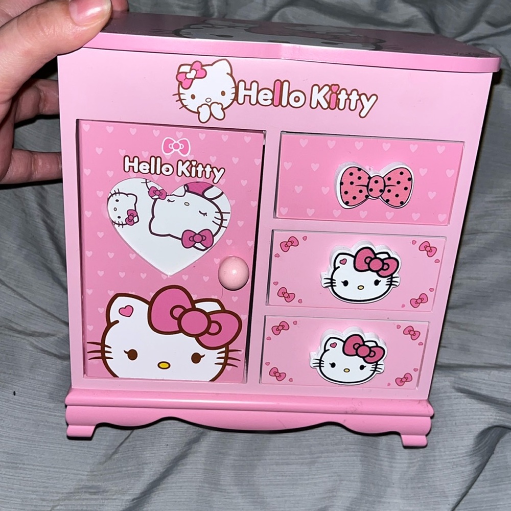 Hello kitty jewelry box